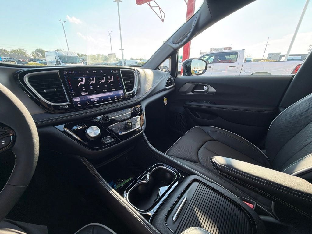 2027 Chrysler Pacifica Limited