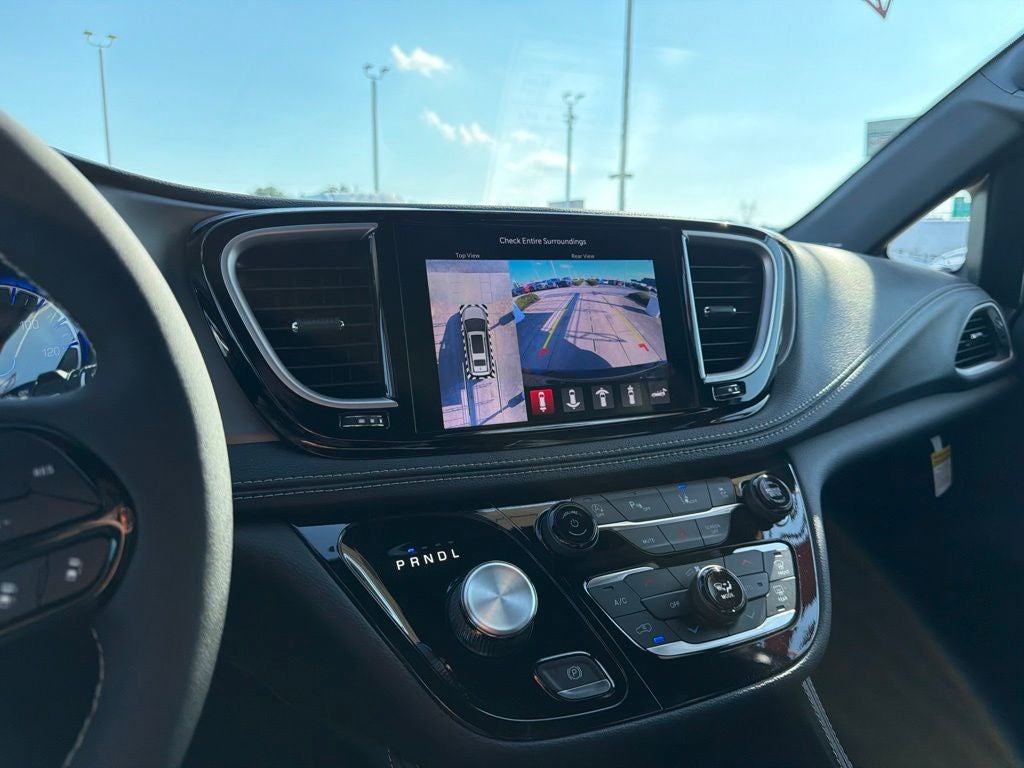 2027 Chrysler Pacifica Limited