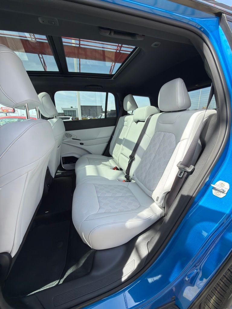 2026 Jeep Cherokee Overland