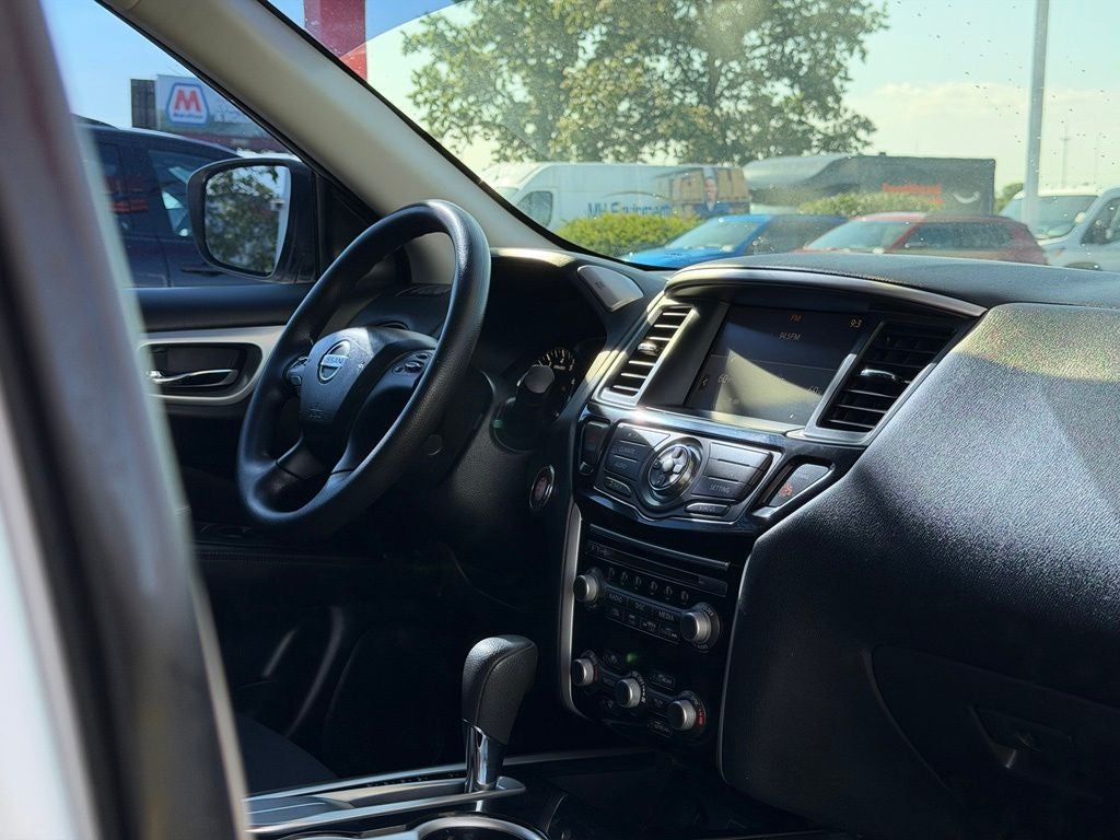 2020 Nissan Pathfinder S