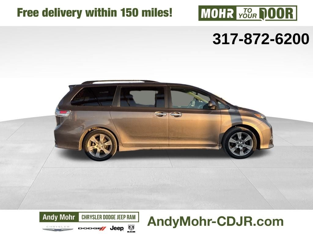 2014 Toyota Sienna SE 8 Passenger
