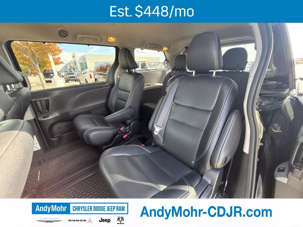 2020 Toyota Sienna SE 8 Passenger