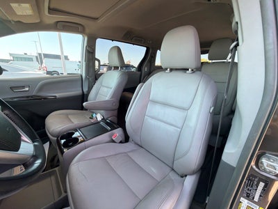 2015 Toyota Sienna XLE 8 Passenger