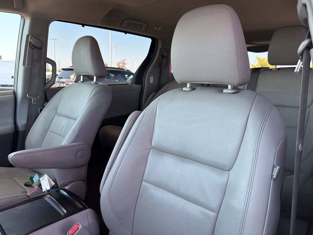 2015 Toyota Sienna XLE 8 Passenger
