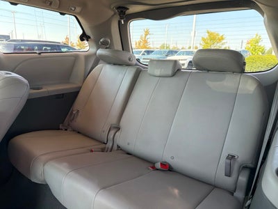 2015 Toyota Sienna XLE 8 Passenger