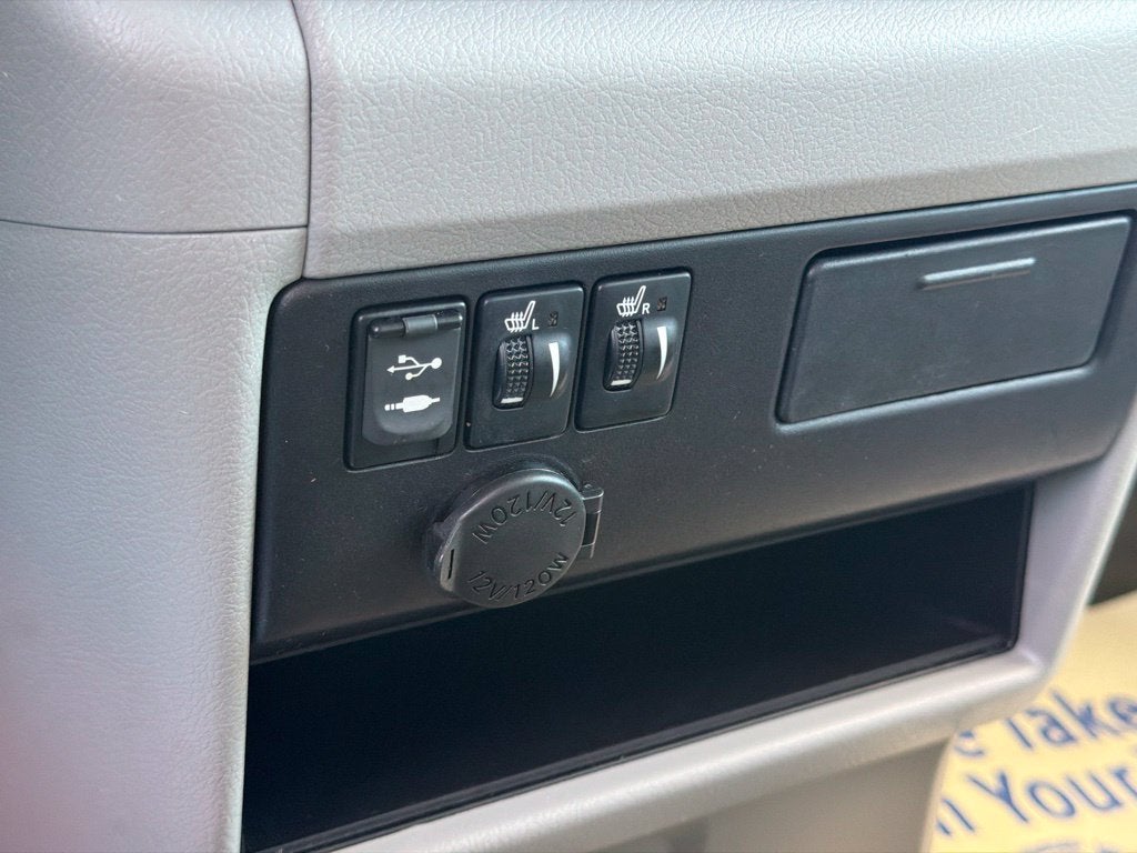 2015 Toyota Sienna XLE 8 Passenger