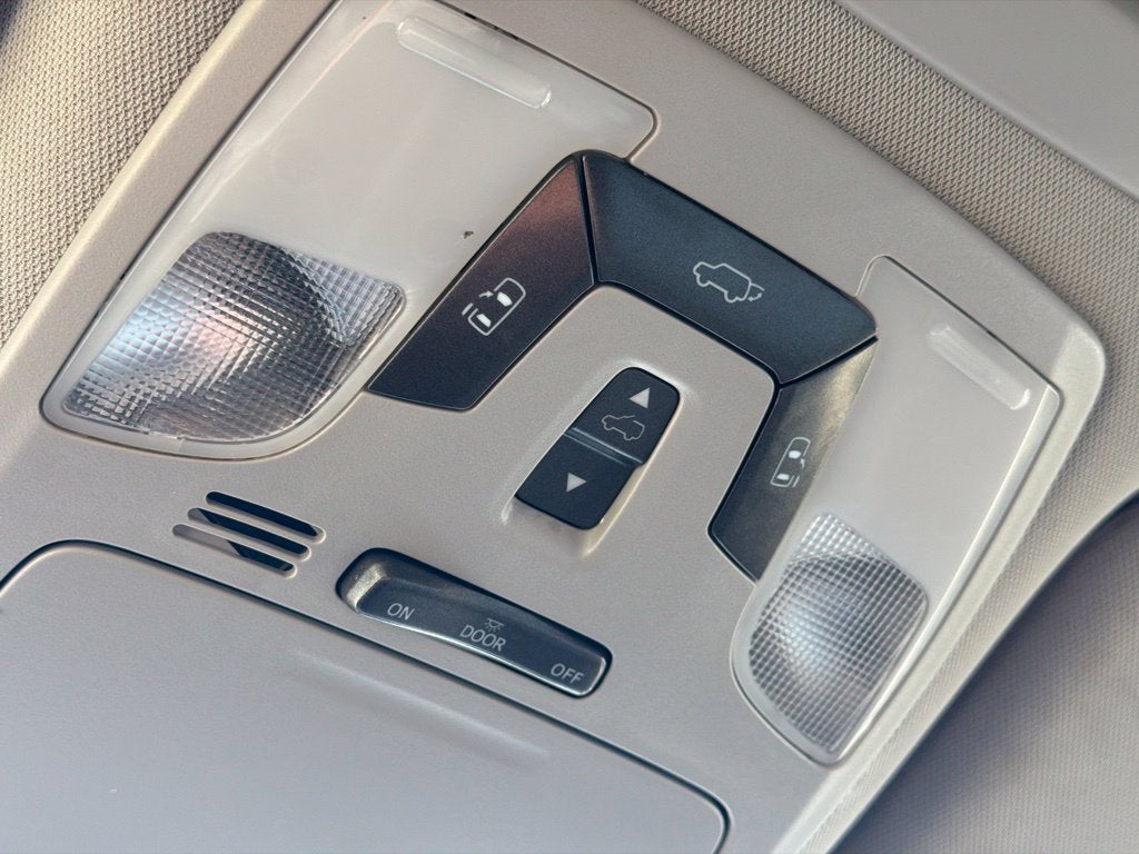 2015 Toyota Sienna XLE 8 Passenger