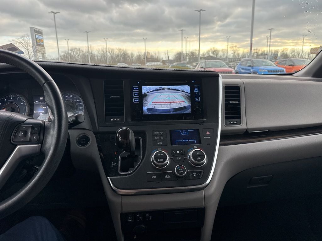 2017 Toyota Sienna XLE 8 Passenger