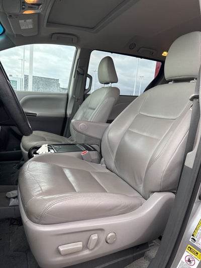 2017 Toyota Sienna XLE 8 Passenger