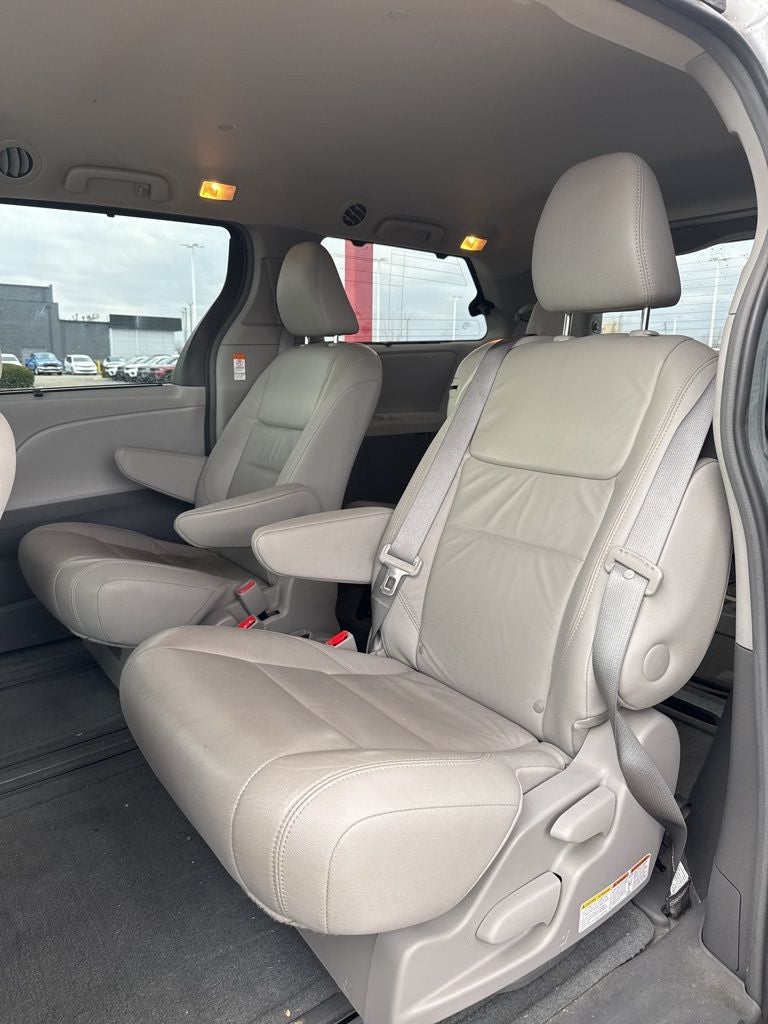 2017 Toyota Sienna XLE 8 Passenger