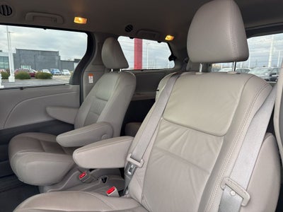 2017 Toyota Sienna XLE 8 Passenger