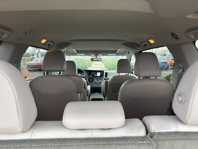 2017 Toyota Sienna XLE 8 Passenger