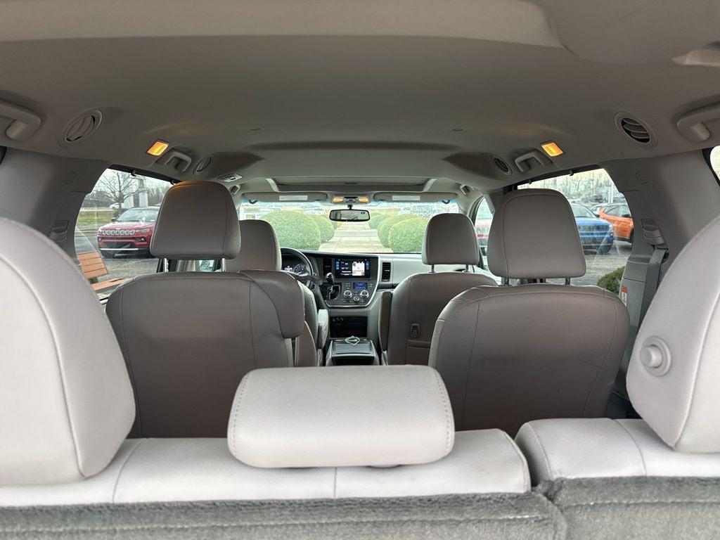 2017 Toyota Sienna XLE 8 Passenger