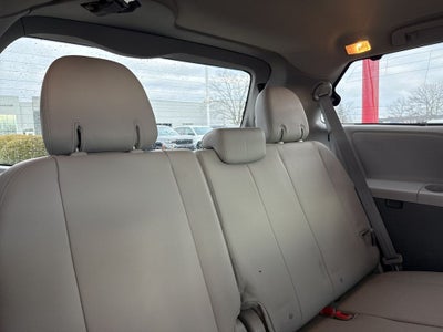 2017 Toyota Sienna XLE 8 Passenger