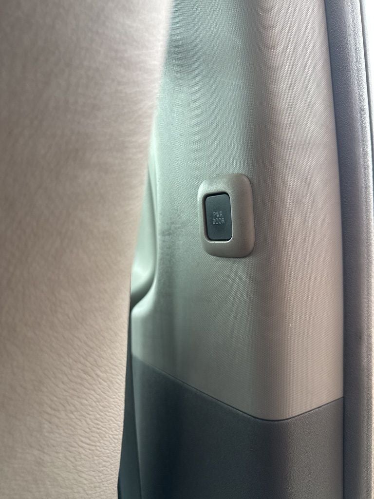 2017 Toyota Sienna XLE 8 Passenger