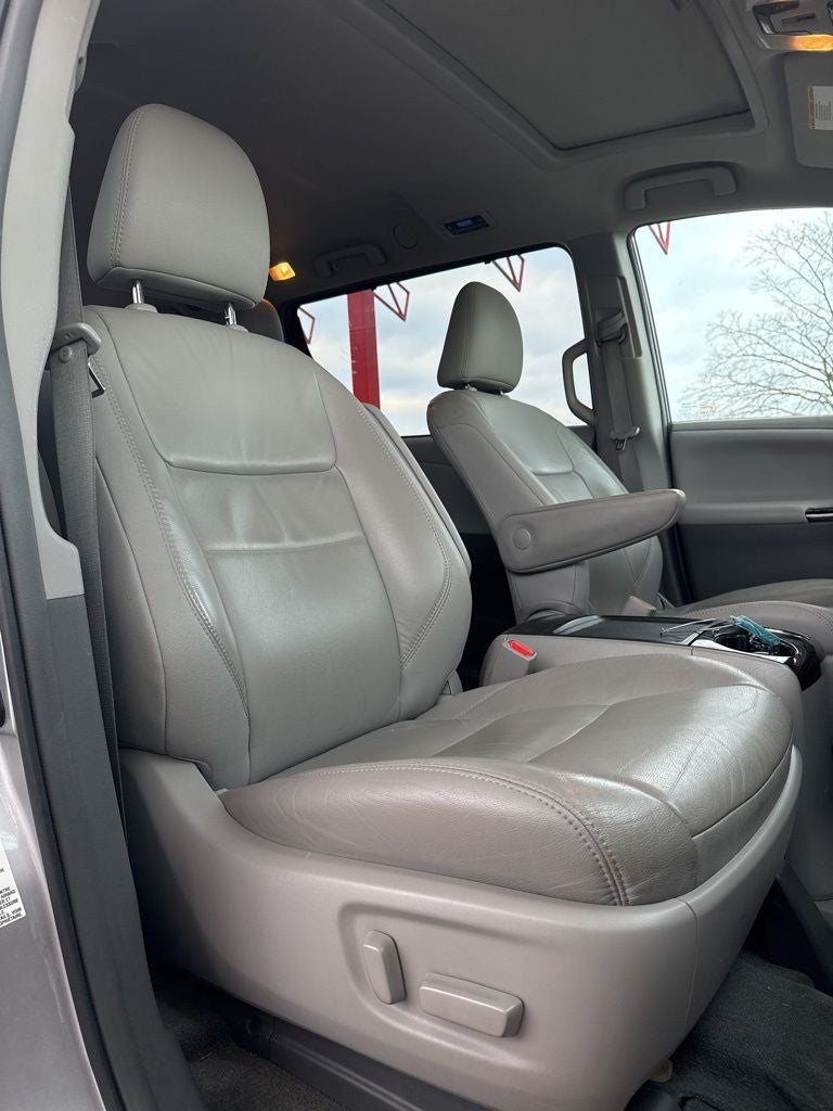 2017 Toyota Sienna XLE 8 Passenger