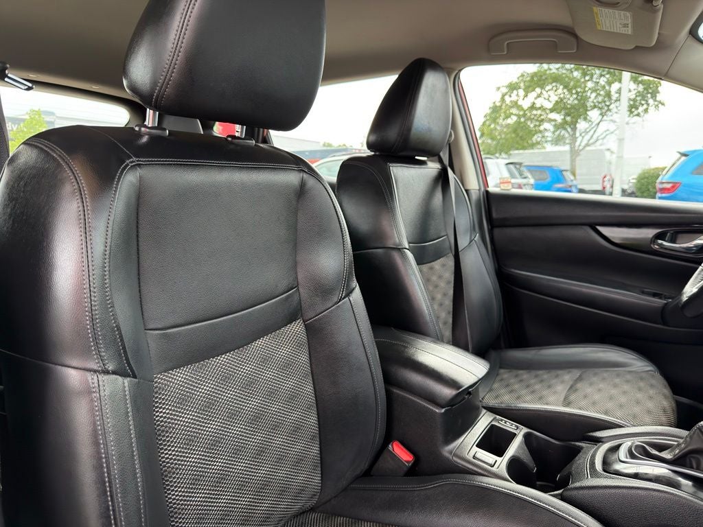 2022 Nissan Rogue Sport SV