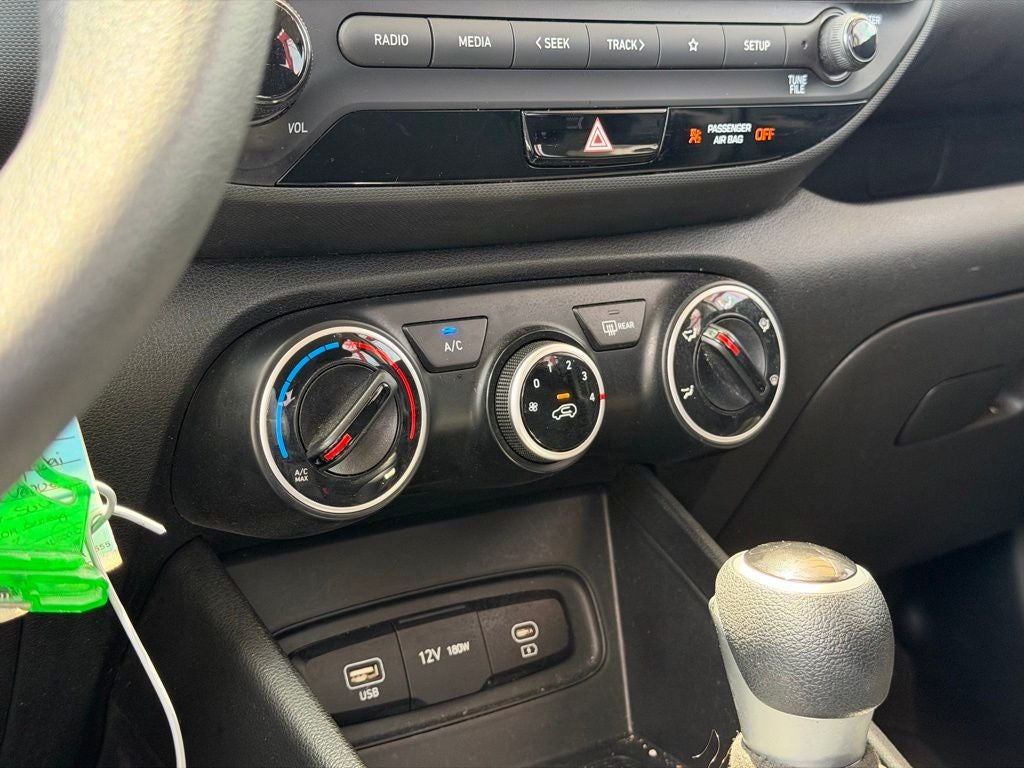2023 Hyundai Venue SE
