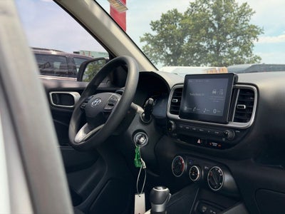 2023 Hyundai Venue SE
