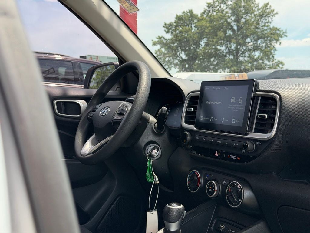 2023 Hyundai Venue SE