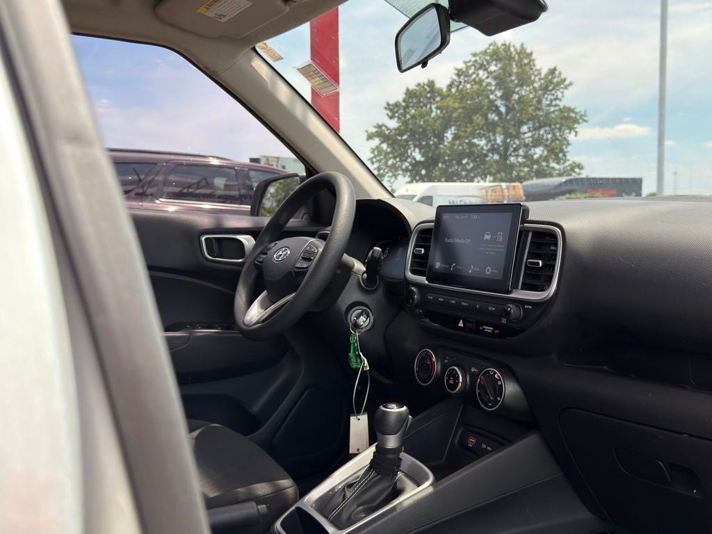 2023 Hyundai Venue SE