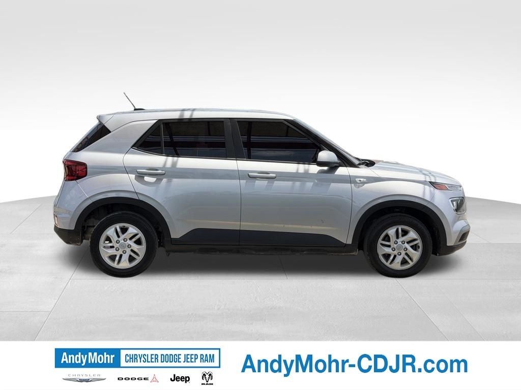 2023 Hyundai Venue SE